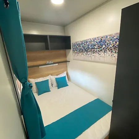 Jade's Luxury Mobile Privlaka Camp *